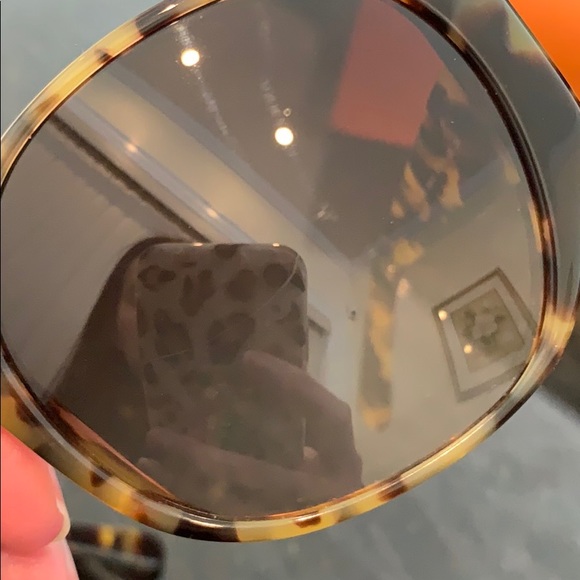 Tory Burch sunglasses - Picture 4 of 4